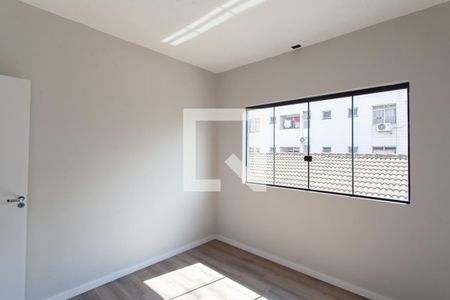 Quarto 2 de casa à venda com 4 quartos, 261m² em Heliópolis, Belo Horizonte