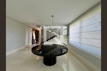 Sala de casa à venda com 4 quartos, 435m² em Residencial Parque das Araucárias, Campinas