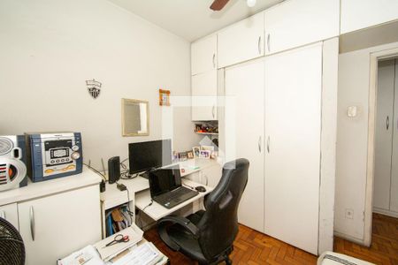 Quarto de apartamento à venda com 4 quartos, 220m² em Alto Barroca, Belo Horizonte