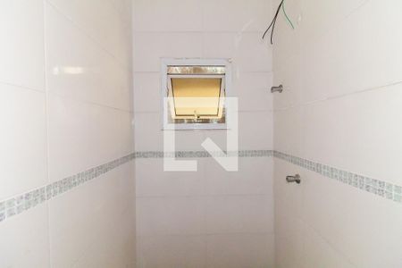 Banheiro da Suíte 1 de casa de condomínio para alugar com 2 quartos, 250m² em Jardim Itapemirim, São Paulo