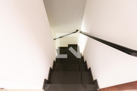 Escada de casa de condomínio à venda com 2 quartos, 79m² em Parada Xv de Novembro, São Paulo