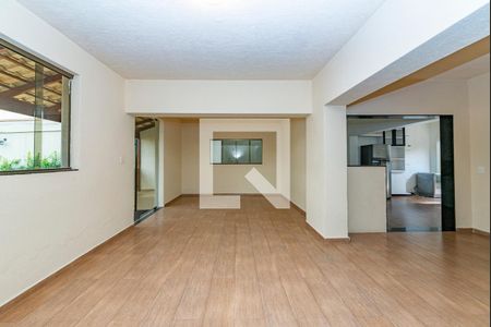 Sala 1 de casa à venda com 4 quartos, 371m² em Caiçaras, Belo Horizonte