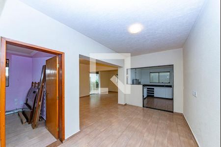 Sala 1 de casa à venda com 4 quartos, 371m² em Caiçaras, Belo Horizonte