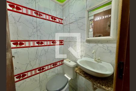 Banheiro Social de casa à venda com 3 quartos, 240m² em Tropical, Contagem