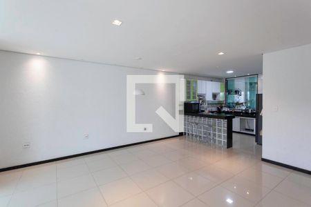 Sala 1 de casa à venda com 4 quartos, 239m² em Colonial, Contagem