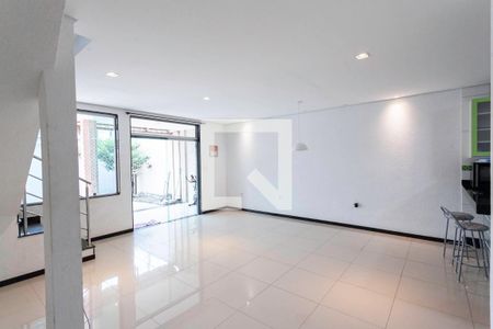 Sala 1 de casa à venda com 4 quartos, 239m² em Colonial, Contagem