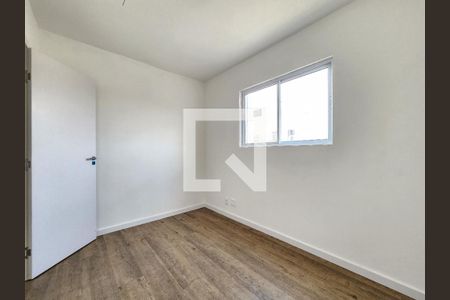 Quarto 1 de apartamento à venda com 2 quartos, 57m² em Vila Amaral, Belo Horizonte