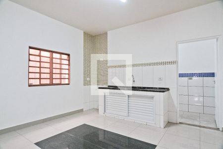 Sala/Cozinha de casa para alugar com 2 quartos, 50m² em Jardim Santa Monica, São Paulo