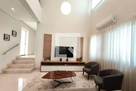 Sala de TV de casa de condomínio à venda com 4 quartos, 268m² em Swiss Park, Campinas