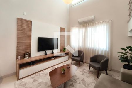 Sala de TV de casa de condomínio à venda com 4 quartos, 268m² em Swiss Park, Campinas