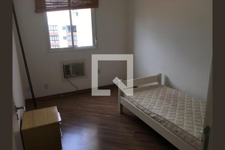 Quarto de apartamento para alugar com 2 quartos, 72m² em Jardim Carvalho, Porto Alegre