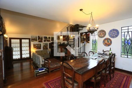 Sala de casa à venda com 3 quartos, 296m² em Jardim Vitoria Regia (zona Oeste), São Paulo