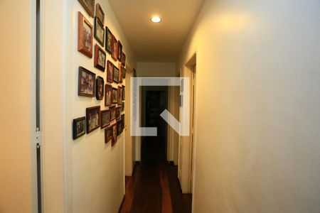 Corredor de casa à venda com 3 quartos, 296m² em Jardim Vitoria Regia (zona Oeste), São Paulo