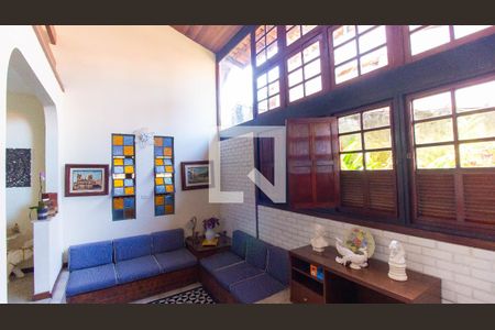 Casa à venda com 4 quartos, 360m² em Itaipu, Niterói