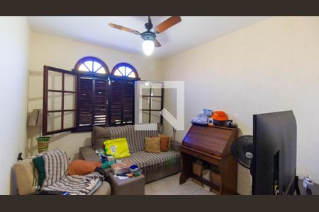 Casa à venda com 4 quartos, 360m² em Itaipu, Niterói