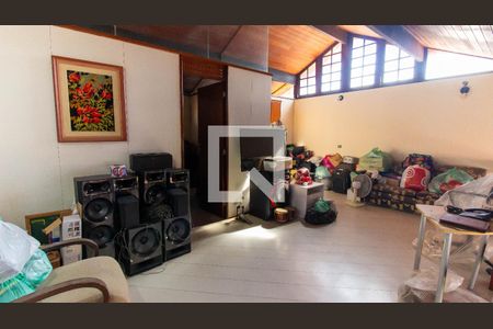 Casa à venda com 4 quartos, 360m² em Itaipu, Niterói