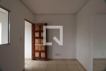 Sala de casa para alugar com 2 quartos, 100m² em Jardim Santa Teresinha, São Paulo