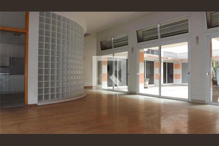 Casa à venda com 4 quartos, 520m² em Cidade Ademar, São Paulo