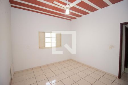 Quarto 1 de casa à venda com 3 quartos, 200m² em Santa Helena, Contagem