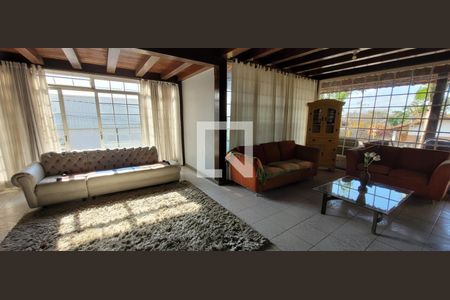 Sala de casa para alugar com 4 quartos, 360m² em Filadélfia, Betim