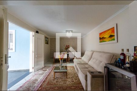 Sala de casa à venda com 3 quartos, 450m² em Vila Cavaton, São Paulo