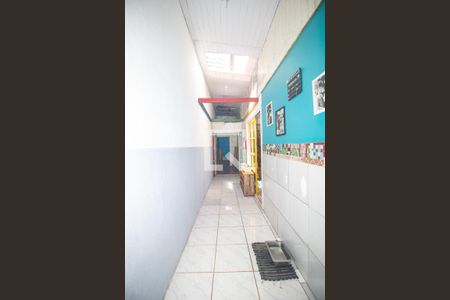 Corredor de casa para alugar com 6 quartos, 450m² em Campo Novo, Porto Alegre