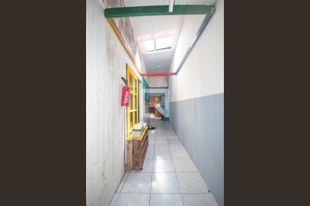 Corredor de casa para alugar com 6 quartos, 450m² em Campo Novo, Porto Alegre