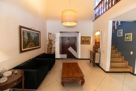 Sala de casa de condomínio à venda com 4 quartos, 400m² em Itacoatiara, Niterói