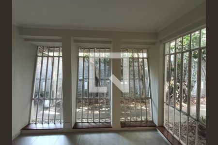 Casa para alugar com 8 quartos, 375m² em Vila Clementino, São Paulo