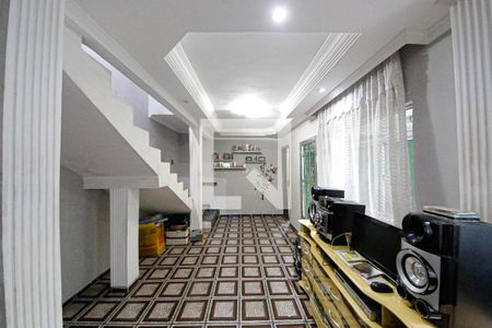 Casa para alugar com 4 quartos, 250m² em Jardim Porteira Grande, São Paulo