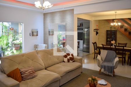 Sala de casa à venda com 4 quartos, 252m² em Vila Santa Isabel, São Paulo