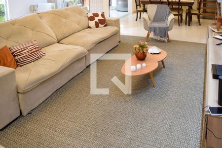 Sala de casa à venda com 4 quartos, 252m² em Vila Santa Isabel, São Paulo