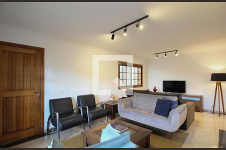 Casa de Condomínio à venda com 3 quartos, 220m² em Vila Tramontano, São Paulo