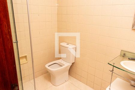 Banheiro de casa para alugar com 1 quarto, 600m² em Alves de Lima, São Paulo