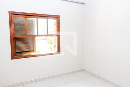 Quarto 1 de casa à venda com 3 quartos, 570m² em Parque Guarapiranga, São Paulo