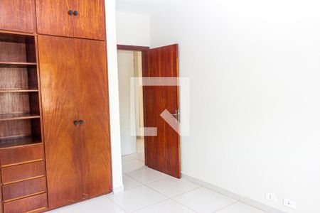 Quarto 2 de casa à venda com 3 quartos, 570m² em Parque Guarapiranga, São Paulo
