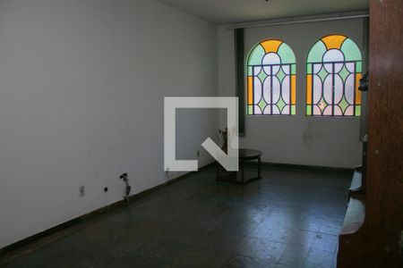 sala de casa para alugar com 4 quartos, 400m² em Cachoeirinha, Belo Horizonte