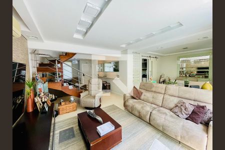 Sala de TV de casa de condomínio à venda com 3 quartos, 247m² em Jardim Paraventi, Guarulhos