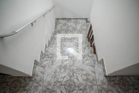 Escada de casa para alugar com 3 quartos, 130m² em Vila Nair, São Paulo