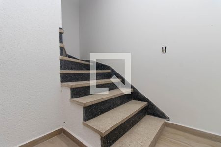 Escada de casa à venda com 4 quartos, 320m² em Vila Isolina Mazzei, São Paulo