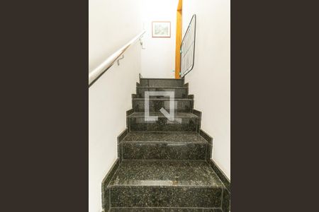 Escada de casa à venda com 3 quartos, 170m² em Jardim Nossa Senhora do Carmo, São Paulo