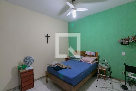 Casa à venda com 3 quartos, 300m² em Planalto, Belo Horizonte