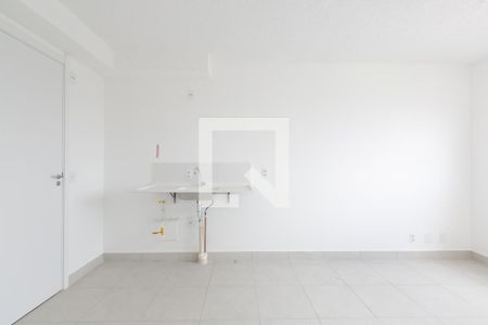Sala / Cozinha de apartamento para alugar com 2 quartos, 35m² em Vila Carmosina, São Paulo