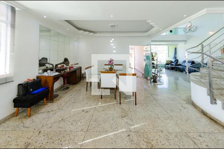 Sala de casa à venda com 4 quartos, 360m² em Padre Eustáquio, Belo Horizonte