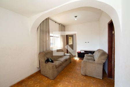 Sala de casa à venda com 3 quartos, 140m² em Califórnia, Belo Horizonte