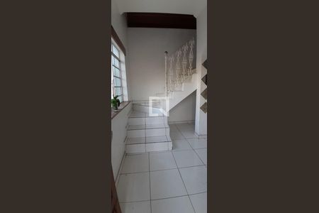 Escada de casa à venda com 3 quartos, 134m² em Jardim Monte Azul, São Paulo