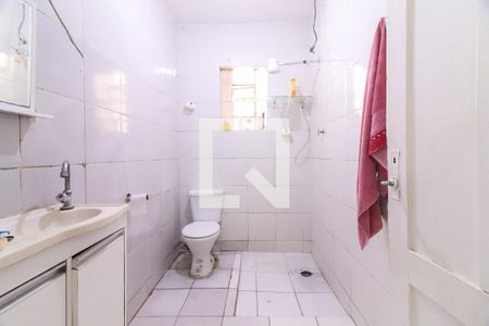 Banheiro de casa para alugar com 2 quartos, 250m² em Vila Albano, São Paulo