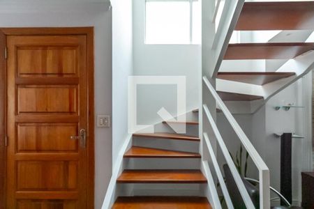 Escada de casa de condomínio à venda com 3 quartos, 89m² em Vila Sao Leopoldo, São Bernardo do Campo