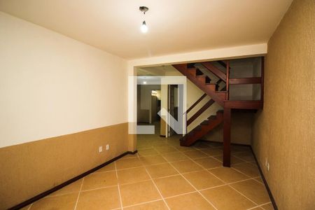 Sala de casa de condomínio à venda com 3 quartos, 162m² em Guarujá, Porto Alegre