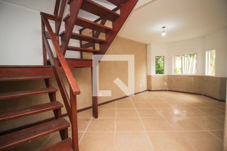 Sala de casa de condomínio à venda com 3 quartos, 162m² em Guarujá, Porto Alegre